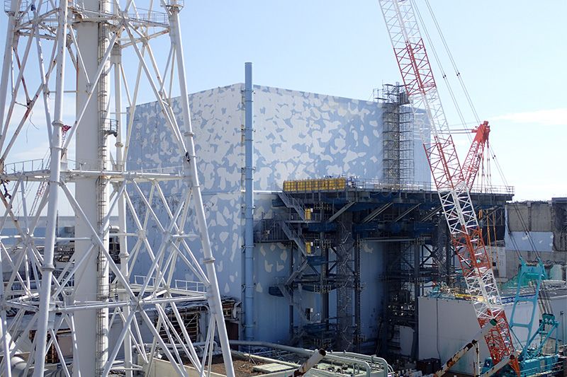 Будівля, де знаходиться реактор №2 АЕС «Фукусіма-1», 17 лютого 2017 року (фотографія автора)