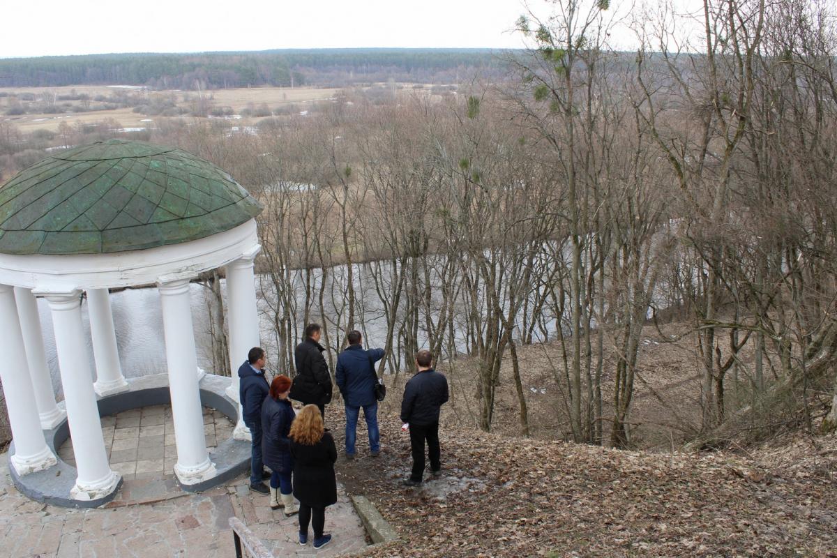 Пам'ятника національного значення Альтанка в Седневі, який є одним з популярних туристичних місць в регіоні, загрожує повне руйнування