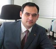 Вимоги, що пред'являються до кандидатів, можуть бути різними і не завжди зводяться до освітнього та віковою цензам, як це часто представляється обивателям