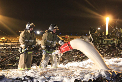 «Боїнгу-737-500», чиє аварії в аеропорту Казані в неділю забрав життя 44 пасажирів і шести членів екіпажу, було 23 роки