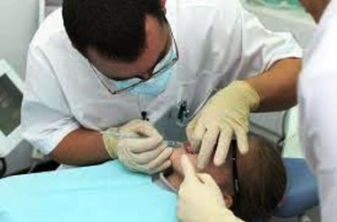 18 липня 2013, 16:54 Переглядів:   На Івано-Франківщині після візиту до стоматолога померла 16-річна дівчинка