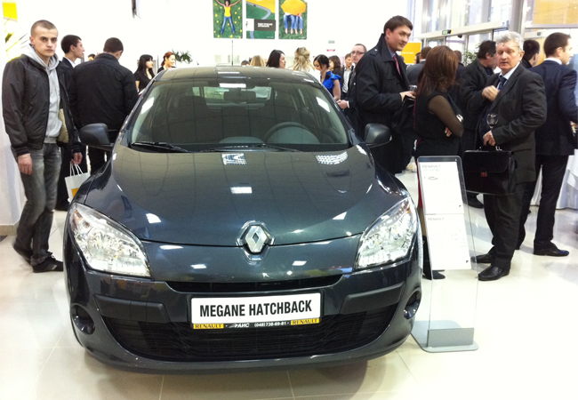 До послуг клієнтів - вигідна кредитна пропозиція за програмою Renault Finance, лідера на українському ринку автокредитування, і лізингова програма Renault Leasing