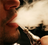 Головний санітарний лікар РК   Жандарбек Бекшін   заборонив курити кальян у громадських місцях, повідомляє Zakon