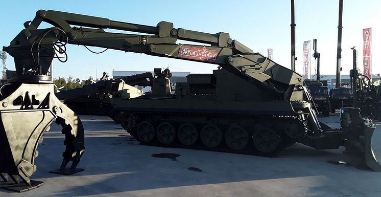 Новинка від корпорації УВЗ - універсальна броньовані інженерна машина (УБІМ),   створена   на базі танка Т-90М